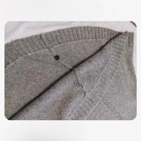 Michael Kors Wool Blend Grey Shimmery Poncho  Size Large - Picture 9 of 12